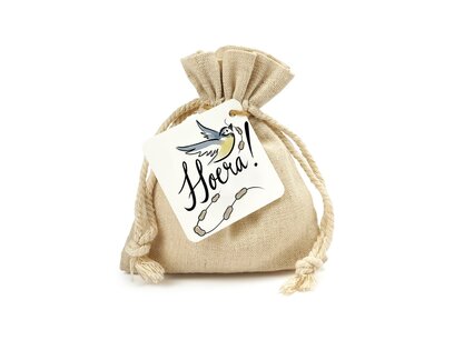 Hoera! - Traktatie pindaketting rijgen Hoera! - Traktatie pindaketting rijgen